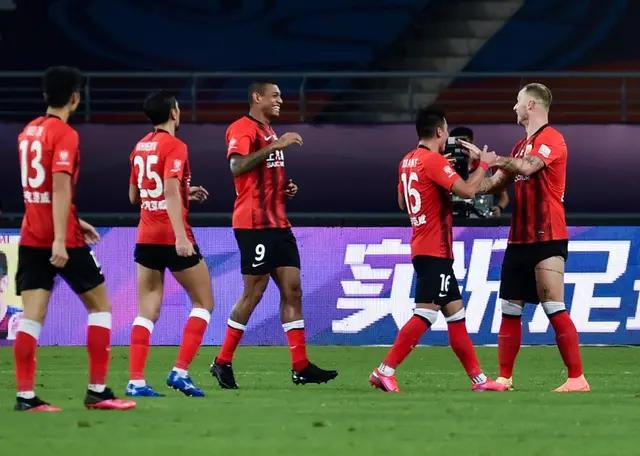 上海上港|上港应果断放弃一人,他若离开,球队完全可以与恒大一争高下!