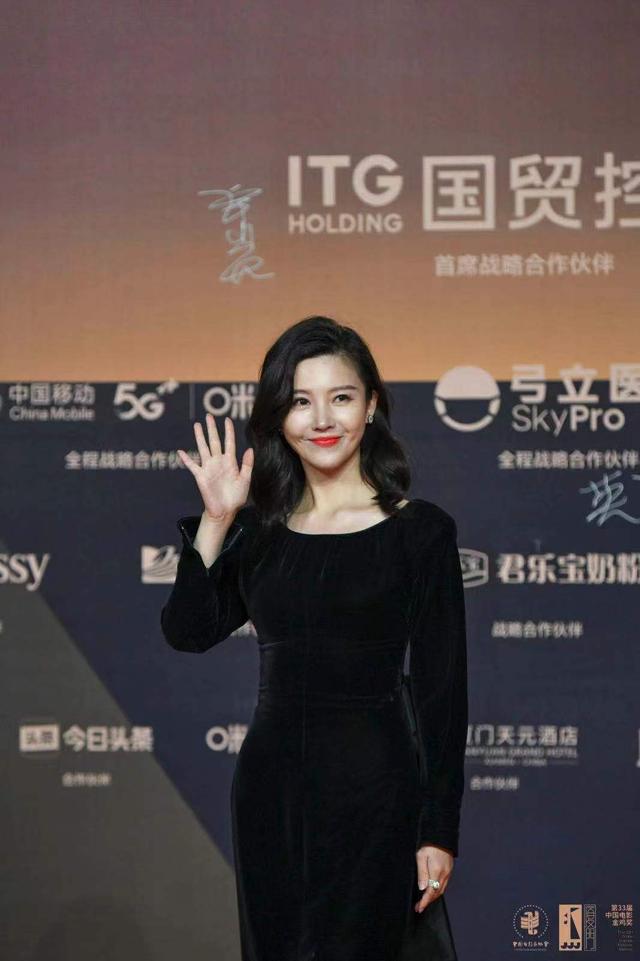 金鸡奖|第33届金鸡奖颁奖典礼即将开始，看看刚才红毯上都来了谁？