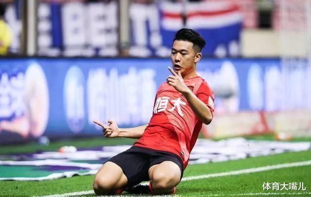 严鼎皓▲天赋过人+严谨自律，98级小将堪称中国足球真正的“后浪”