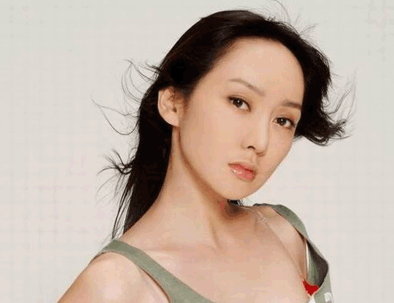 萨顶顶▲有种“整容”叫萨顶顶“卸妆”,“神婆”秒变女神,网友:这样早红了