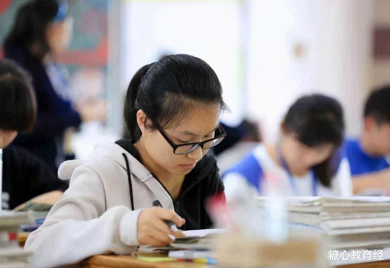 教育局|教育部终于对手机下手了，中小学生闷闷不乐，家长乐得拍手叫好