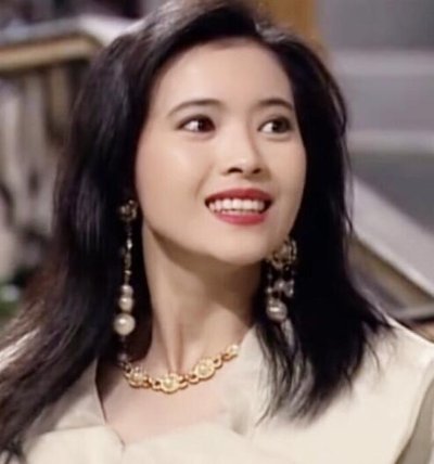 王一博@王菲为她掏2000万，香港四大影帝也为她撑腰，如今56岁皮肤比古天乐还黑