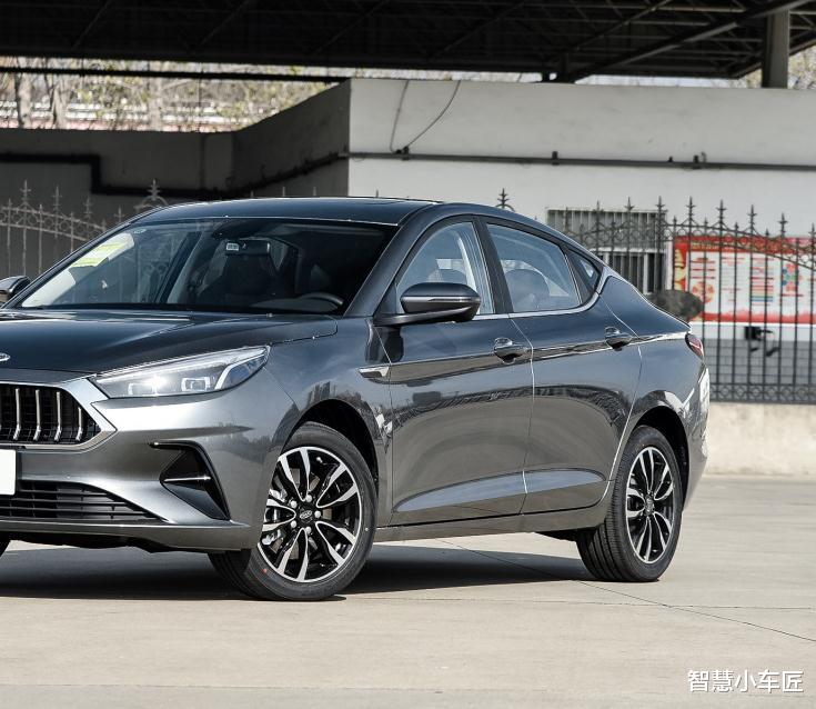 「马力」国六有一款好车,前后独悬配大掀背,一脚油门150马力,8.48万起