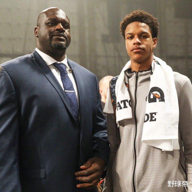 奥尼尔|年少成名的奥尼尔之子,比胖虎还大半岁,为何直到现在还没参加选秀?