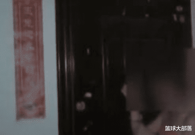 女子经常出入“公寓间”，影响到邻居称是按摩，邻居：这谁受得了