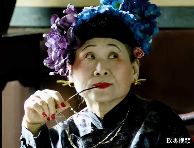 误打误撞|去剧组看儿子，却误打误撞进入了娱乐圈，今成近百亿票房女演员