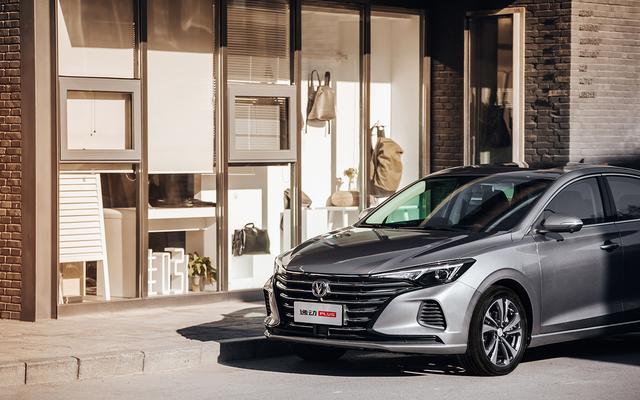 王者荣耀▲最新！长安逸动PLUS上市，蓝鲸1.4T+中控大连屏，7万起还买朗逸？