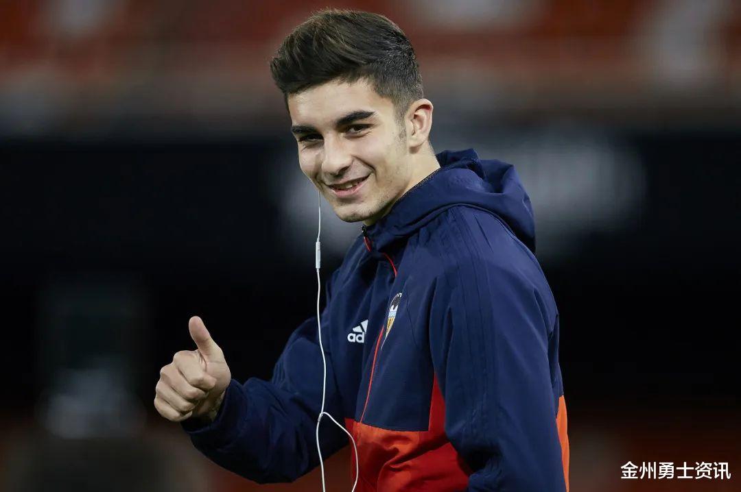 [曼联]1.3亿转会费劝退！曼联或放弃桑乔，备胎已寻好，20岁35场造13球