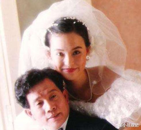 眼妆|2001年，刘家良突袭小娇妻被阻，进屋发现妻子男上司坠楼身亡