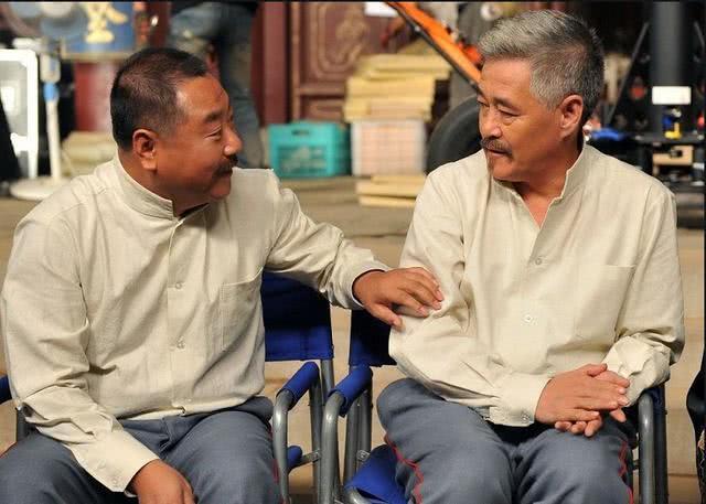 「赵本山」赵本山商演42万分给范伟七千，郭德纲商演65万，给于谦这个数