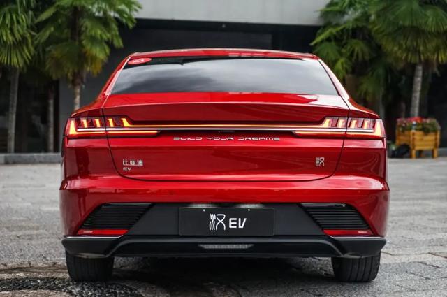 比亚迪汉|3.9秒破百!比亚迪汉不仅仅是堆料那么简单,细节太讲究,极精致