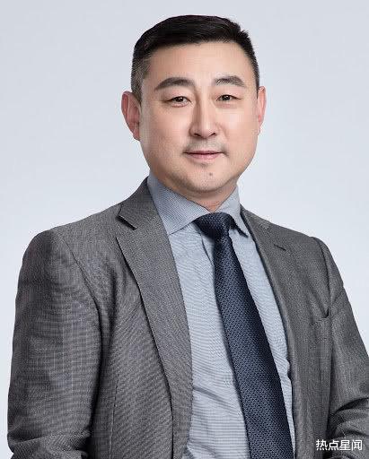 [博纳]博纳副总裁黄巍疑跳楼自杀，享年52岁，贾樟柯：行业之悲