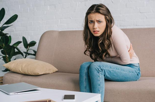 宫寒|女人来例假时，要记得“2洗3不洗”，暖宫排毒，子宫越来越干净