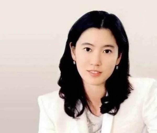 21岁嫁入豪门,离婚带走1000亿,今逆袭成霸总和影帝谈恋爱