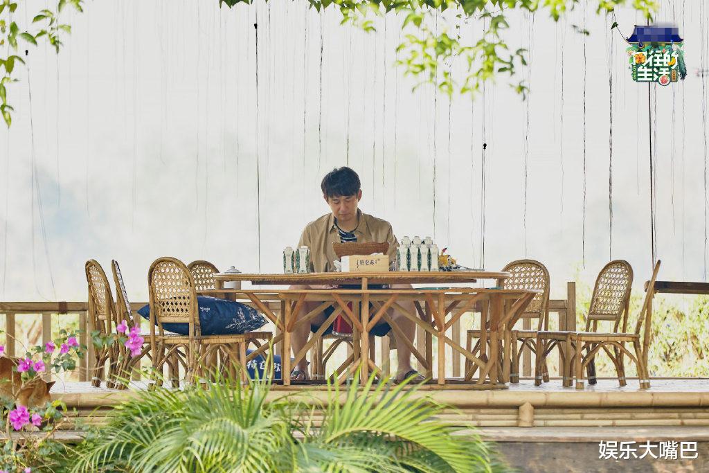 张子枫▲《向往4》张子枫为何录制一半就“消失”了?其实节目组早有暗示