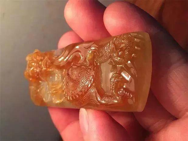 『翡翠手镯』霸气商家6万拿下的翡翠原石,直接切,竟爆出9条紫罗兰翡翠手镯