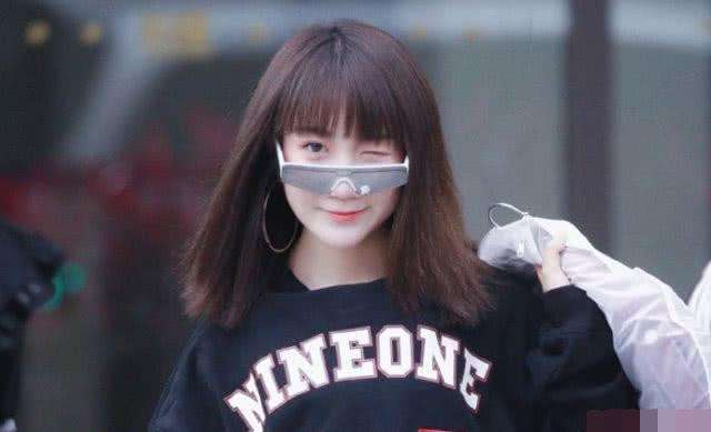 乃万：继乃万成立工作室后，杨超越紧追其后，网友：未来可期