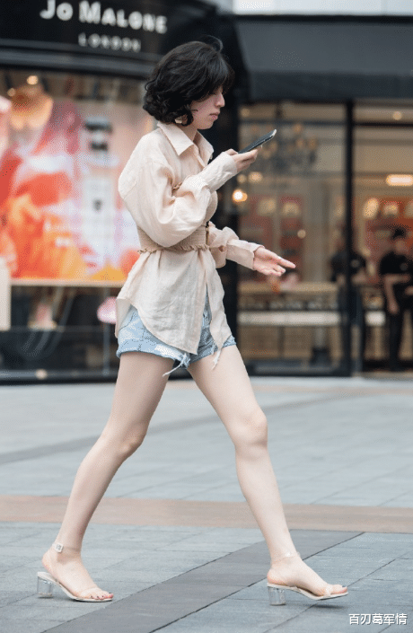 短发@短发的美女，满满的成熟气息，一看就很懂事