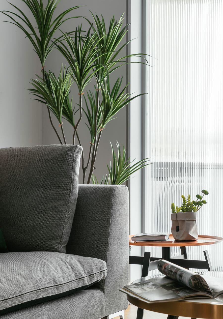 『』这套装修估计妹子都喜欢，有颜值有品质还实用，一进门就很亮眼