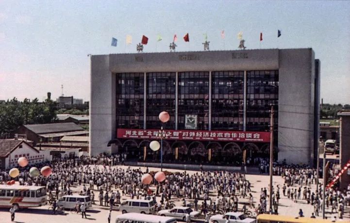 秦皇岛发布|历史洪流中的秦皇岛变迁，原来你这样走过……