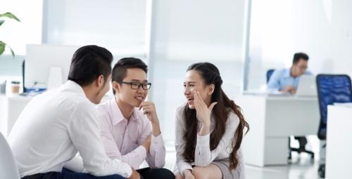 |在同事面前，什么都能炫耀，唯独要在3件事上装傻，这才是聪明人