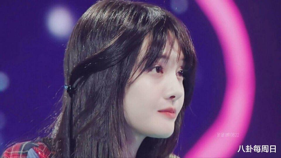 刘海|郑爽换团队后开始开挂,放弃“半永久”刘海后,新发型美到不敢认