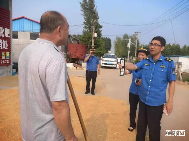 『民警』莱西市张某占道晒粮导致车祸,被判赔偿4万元