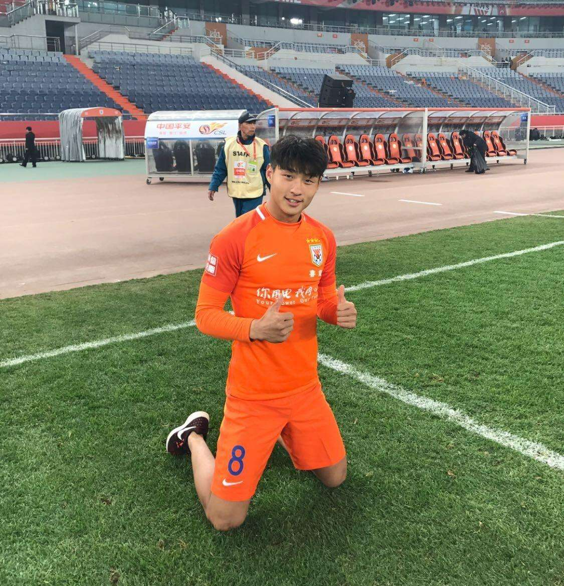 「山东鲁能」绝杀来了!21岁高中锋为鲁能攻入制胜球,他能成为下一个韩鹏吗?