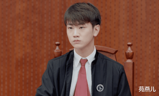 求职|何旻哲简历造假受质疑,堂堂清华毕业生,为啥还要包装自己?