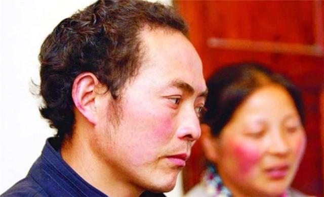 [汶川地震]汶川地震12年，那个背着儿子遗体，走25公里的父亲，如今现状如何