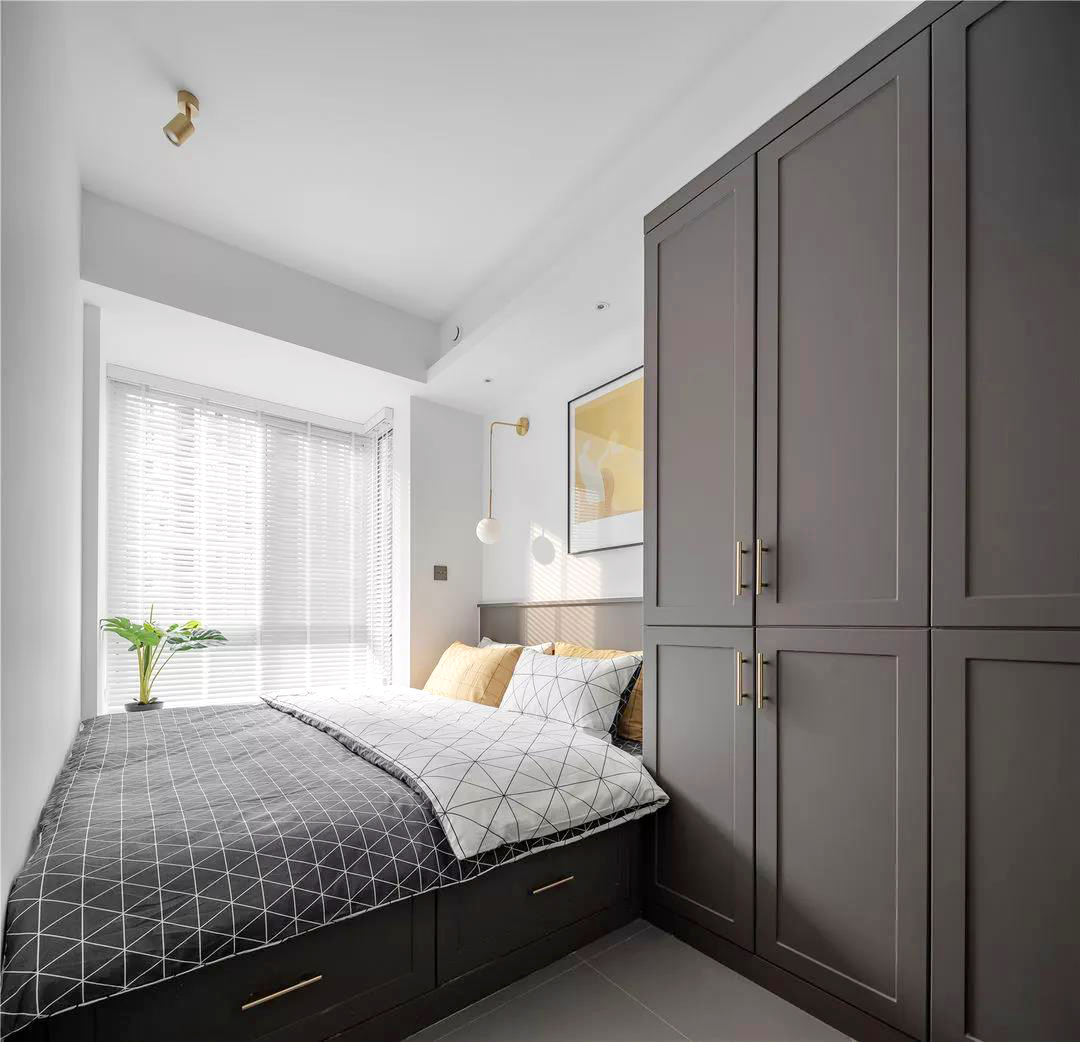 |她家48㎡，拥有三间卧室，超大餐厅，书房客厅合二为一，太聪明了