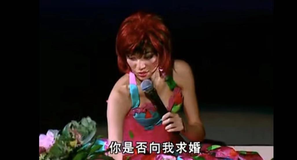 梅艳芳|17年前梅艳芳的最后一场告别演唱会，每次看我都哭成狗…