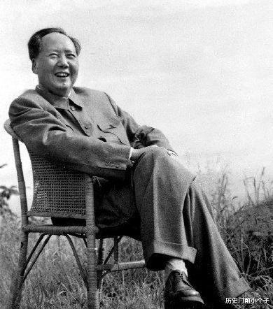 电影|毛主席晚年时,曾多次看李小龙的电影,对于李小龙,他评价6个字