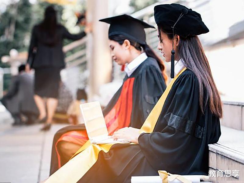 ▲名校毕业生,却不能从事对口专业工作,这样的大学生活有什么意义