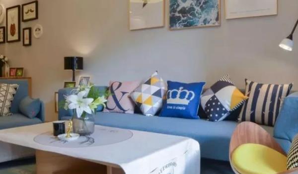 吉娜·爱丽丝▲不管床有多大，这4样东西不能放在床头，现在知道还不晚