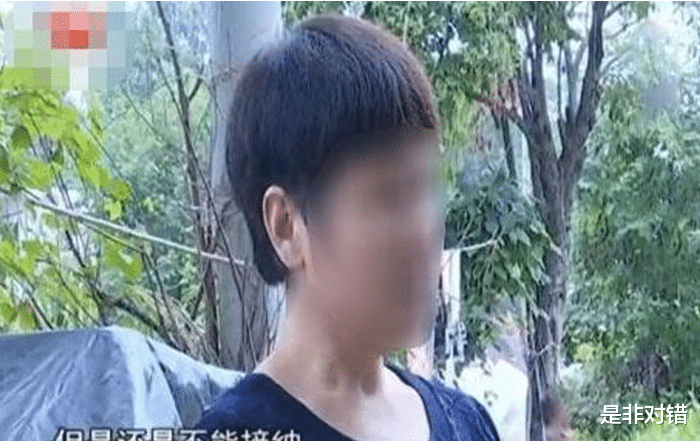 男子整天打游戏,妻子公开跟别人同居,丈夫:无所谓,更舒服了