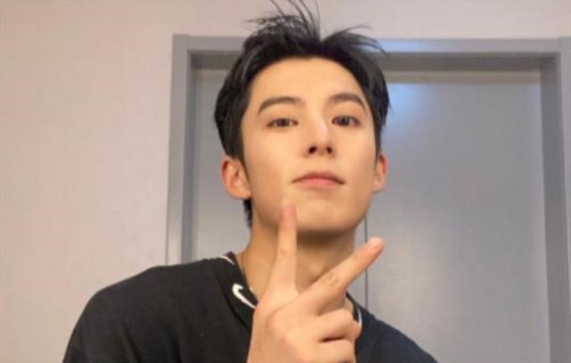 迪丽热巴|有种追星叫热巴粉丝，原本是追热巴的，却意外把自己追成了明星！