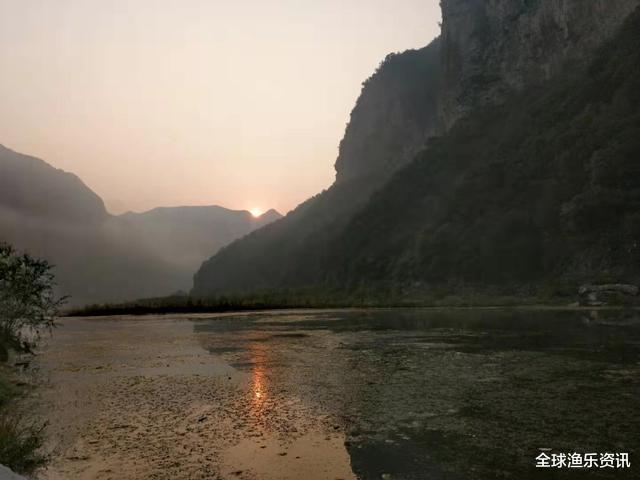 ▲野钓15年,第一次碰见这种怪鱼,白条还是翘嘴傻傻分不清