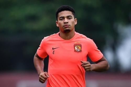 『归化球员』归化球员为什么会同意入籍？