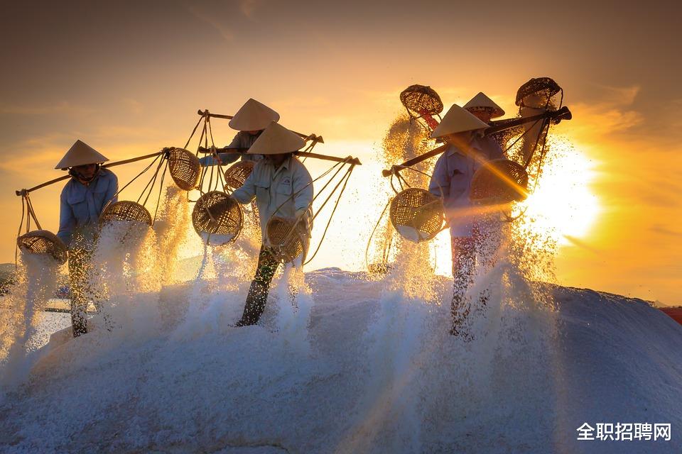 @摆地摊?搞副业?职场人你想清楚了吗?