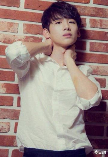 「白敬亭」网传白敬亭新剧给王一博做配角？网友：还不至于！