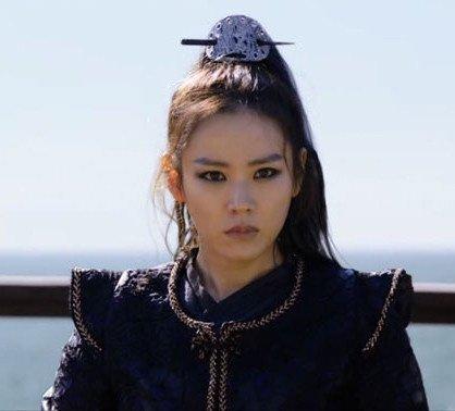 「孙艺珍」孙艺珍古装气质优雅，贵族千金、艺妓造型美成仙，被网民称为孙仙