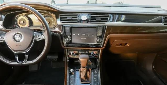 「大众汽车」大众辉昂：我都跌到26万了，你还要去买奥迪A6L？