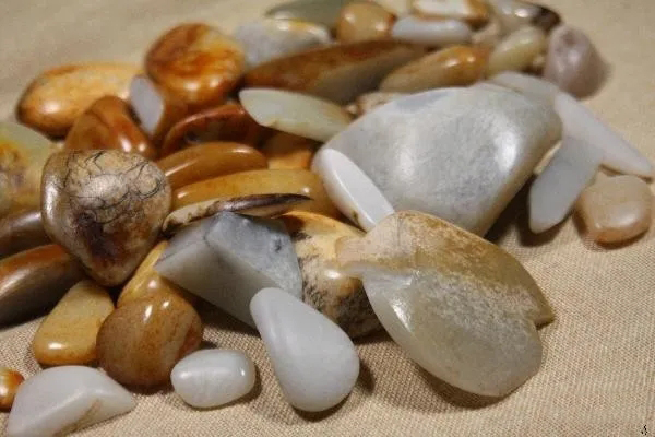 []和田玉白皮料，多出细肉？