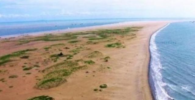 新疆维吾尔自治区|中国可能会失去这个岛屿，岛屿面积不断收缩，已经成为了无人岛