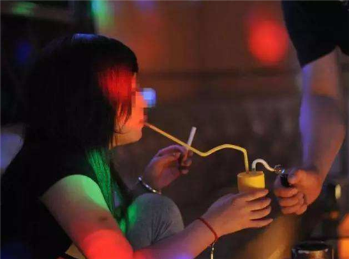 「刘招华」世界第一大毒枭，自制31吨冰毒远销美国，被捕后：我没害过中国人