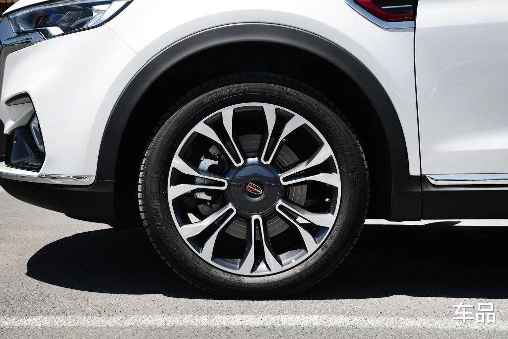 红旗hs5|与奔腾共线、红旗HS5凭啥称豪车？感受四驱与底盘，爱信6AT成败笔