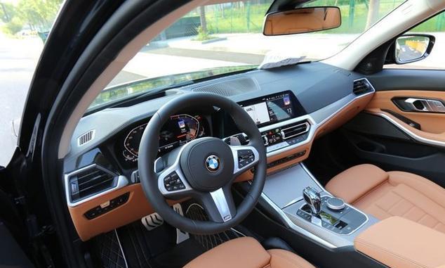 『宝马5系』落地42万没要宝马5系,却提了辆宝马330i,车主:说了一句心里话