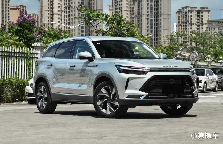 『瑞虎8』总算没白等，新车比瑞虎8帅气，1.5T爆188马力，油耗6.6L四轮独悬