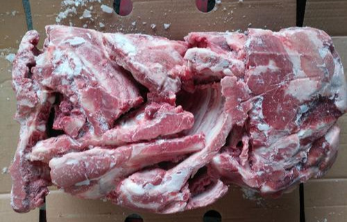 「土豆」抓紧扔了！冰箱里这6种食物，别心疼，沸水煮后吃也不行，细菌多